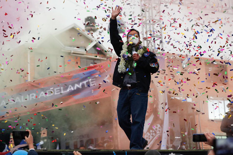 Cierran campañas en Bolivia, la gente se aprovisiona