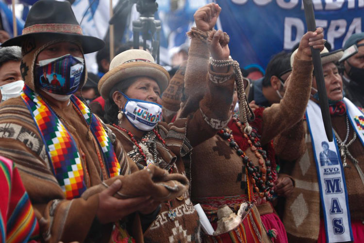 Cierran campañas en Bolivia, la gente se aprovisiona
