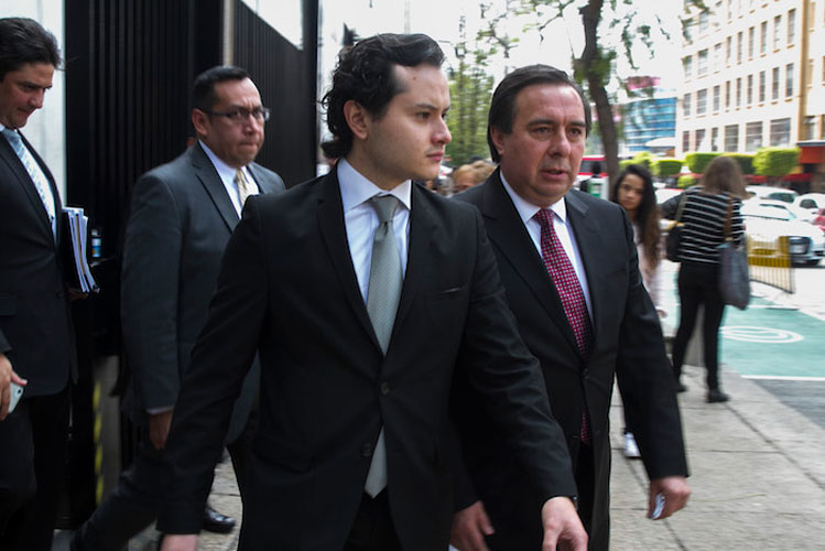 Diputados avalan consulta para enjuiciar a actores políticos