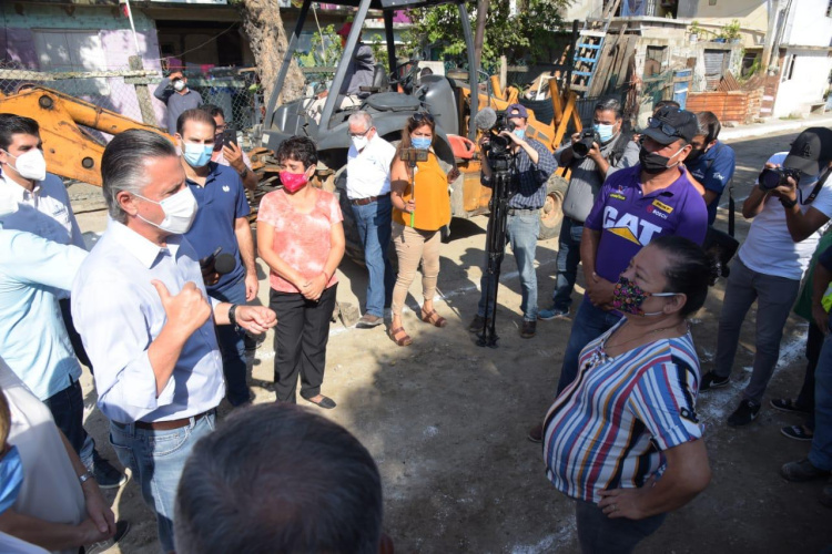 Inicia Chucho Nader Más Obras de Pavimentación en la colonia Morelos