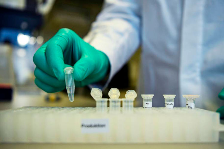 Error de AstraZeneca opaca resultados de vacuna para COVID