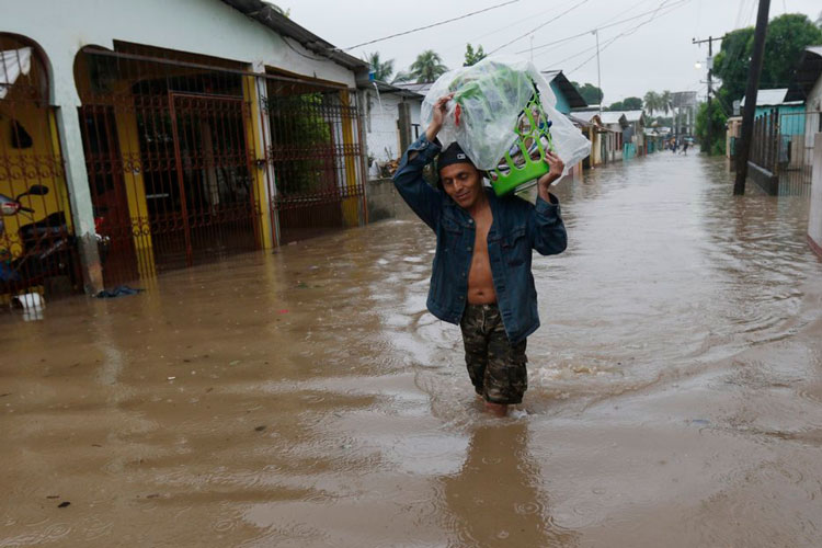 Siguen lluvias por Eta en Centroamérica; van 13 muertos