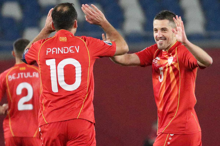 Greg Clarke deja también la FIFA tras declaraciones racistas