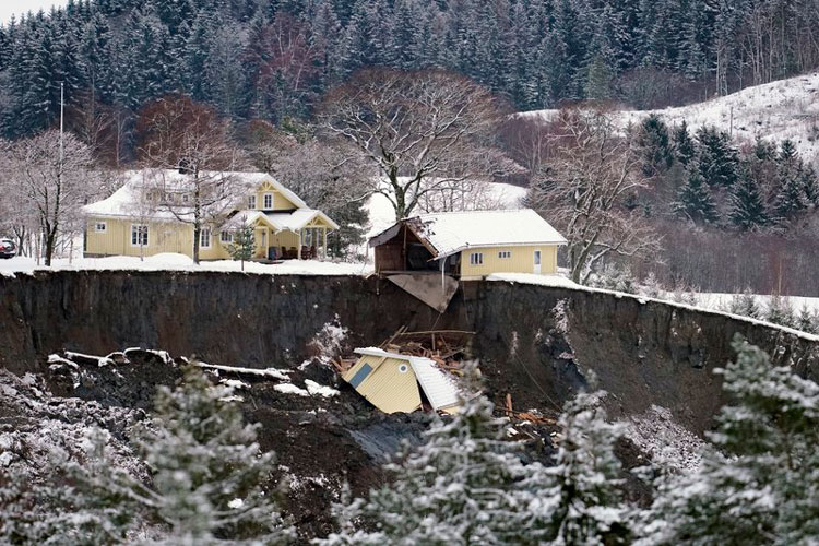Buscan sobrevivientes tras enorme alud en Noruega