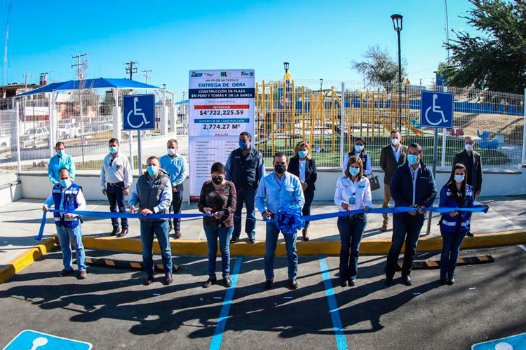 Cumple Rivas y entrega a vecinos de la Palacios nueva plaza pública