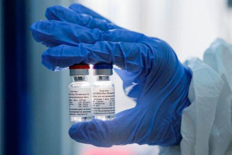 Fabricantes de la vacuna Sputnik V presentan solicitud para realizar estudios clínicos en México