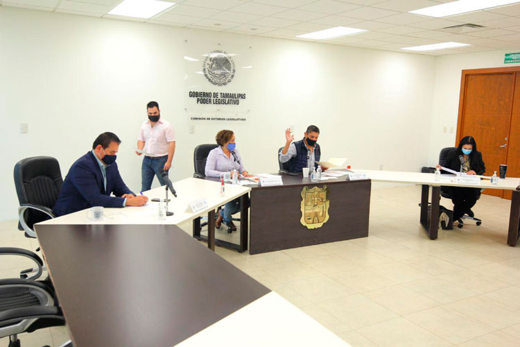 Peso gana y BMV pierde en el último día de Trump