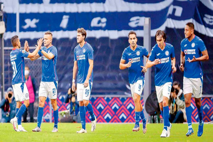 Cruz Azul propina goleada al Querétaro