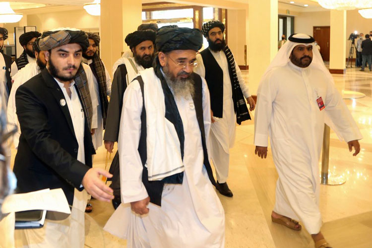 Fuerzas pro-kurdas disparan contra partidarios de Assad