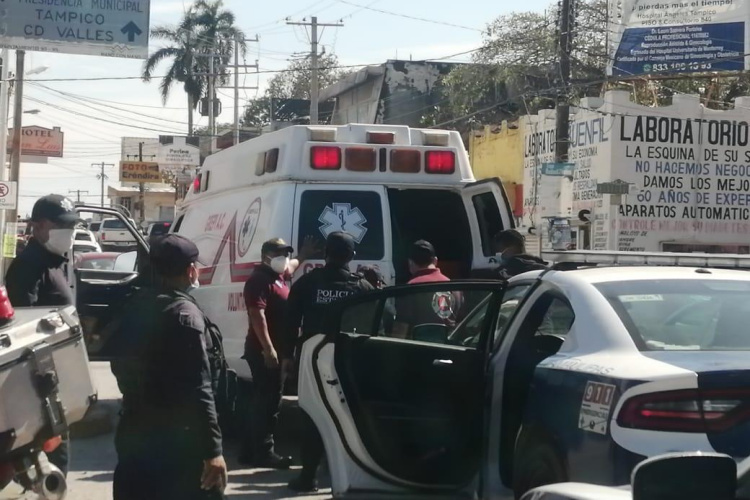 Golpea a su menor y la deja abandonada en un taxi