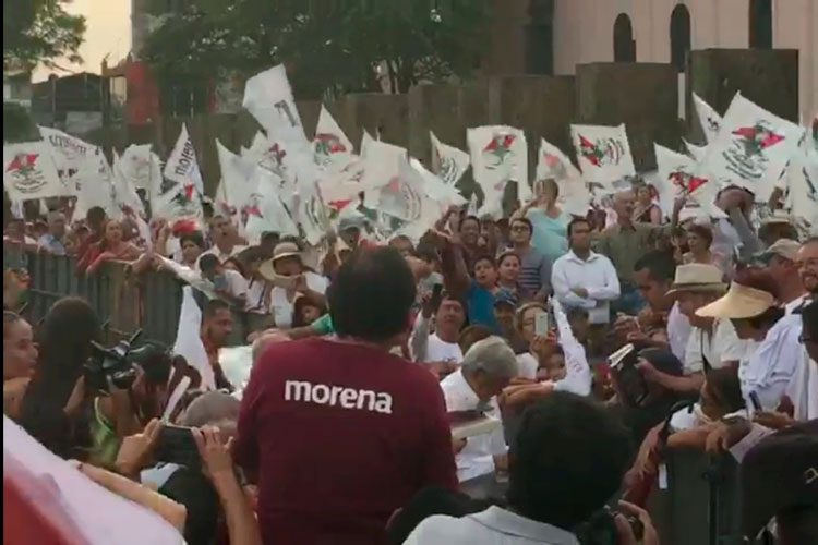 AMLO, por reducir gastos en temas electorales e institutos autónomos