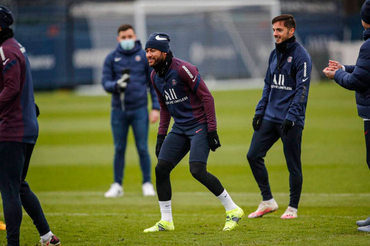 Neymar vuelve a los entrenamientos con el PSG