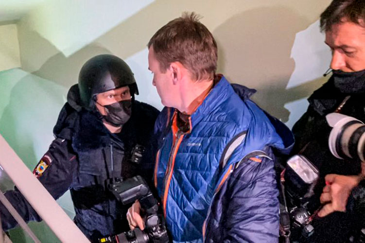 Rusia detiene a aliados de líder opositor preso Navalny