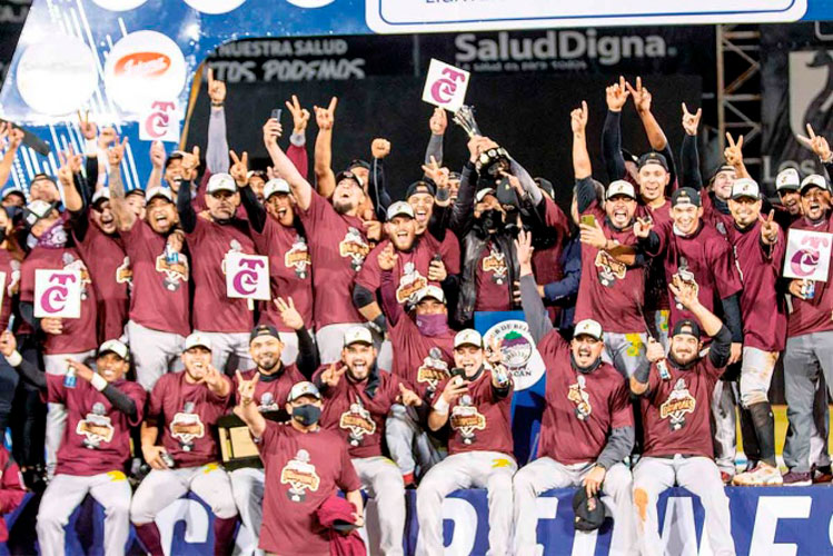 Cruz Azul propina goleada al Querétaro