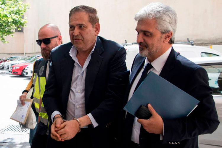 Trasladan a Alonso Ancira a México por lavado de dinero