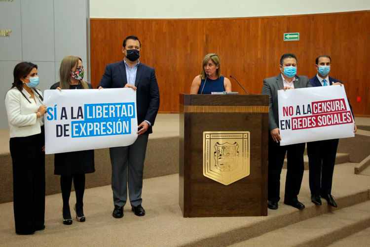 “Trabajamos sin ser vacunados”: Personal del IMSS