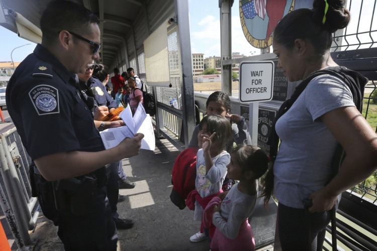 EU priorizará solicitudes de asilo a migrantes de Matamoros