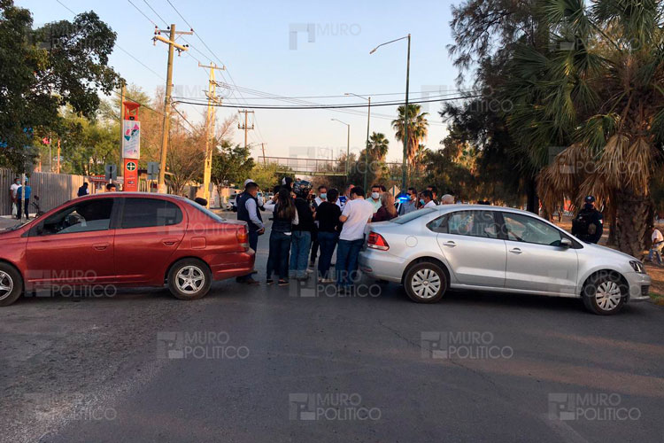 Bloquean bulevar por falta de agua en Victoria