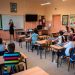 Niños británicos vuelven a aulas; nuevo cierre en Hungría