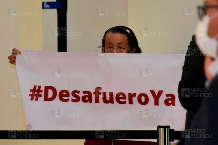 Protestan diputadas de Morena en informe de Gobernador