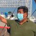 Empleado de Salud niega vacuna a discapacitado por no llegar en carro