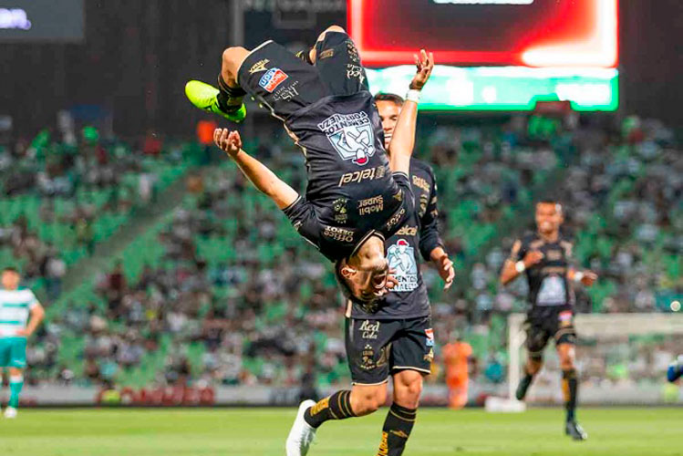 Toluca y Puebla brindan feria de goles en el ‘infierno’