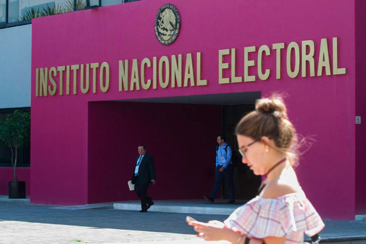 Niega INE candidaturas a 27 aspirantes a diputaciones
