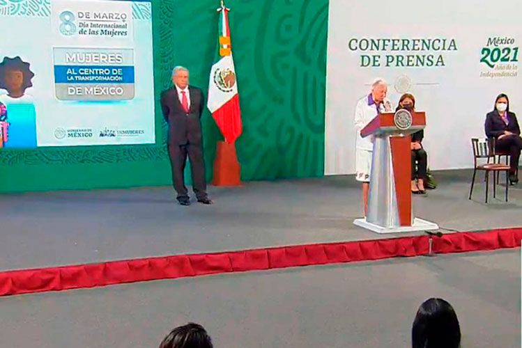 ‘En #8M no se felicita a mujeres”