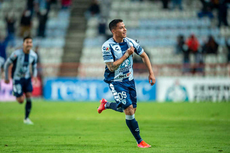 Triplete de Córdova le da el triunfo al Tri