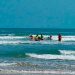 Rescatan a dos pescadores en playa Miramar
