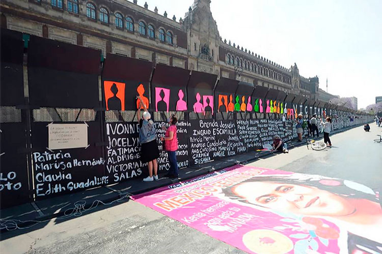 Reconoce Inmujeres intervención feminista en vallas de Palacio Nacional