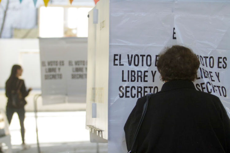 Una Tras Otra / Diputado mentiroso