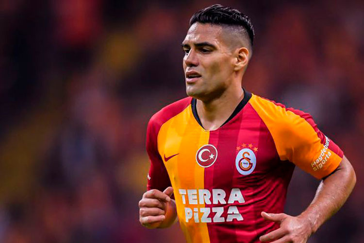 Falcao sale del hospital tras operación por fractura facial