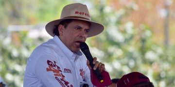 Firma Gattás compromiso con el Campo de Victoria
