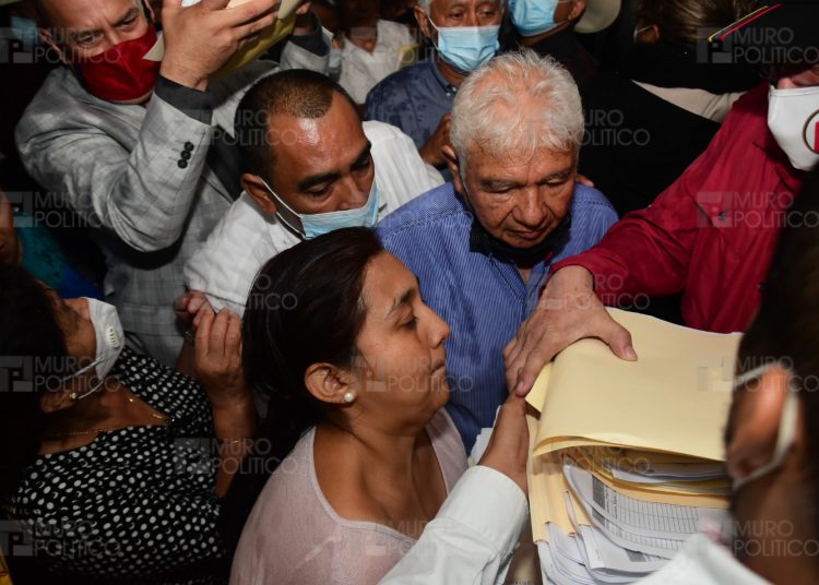 Morena dobletea registros de candidatos en Alcaldías; IETAM definirá