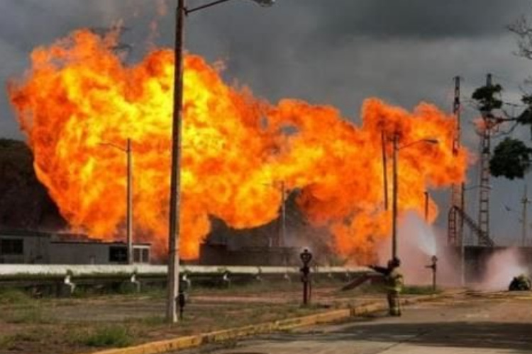 Reportan incendio en Complejo de Pajaritos, en Veracruz