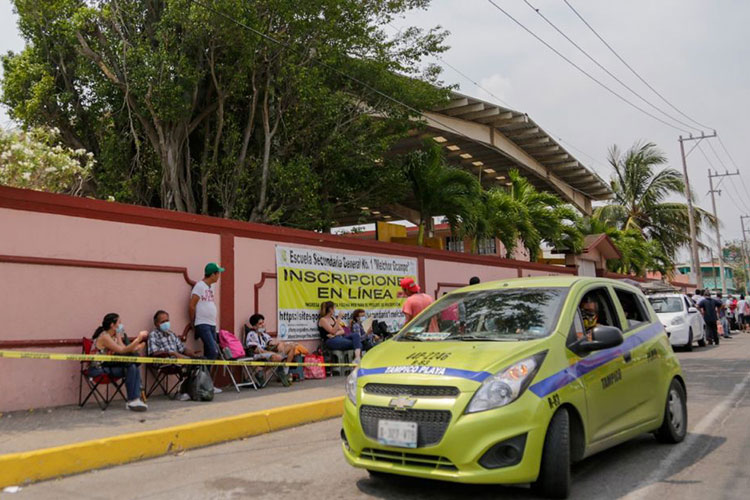 Realizan manifestación en la Clínica del ISSSTE de Tampico