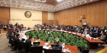 INE asegura que sí notifico a AMLO sobre su apercibimiento