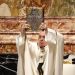 Papa oficia misa de Jueves Santo, no estará en Última Cena