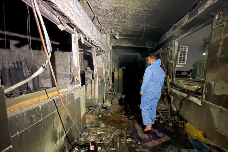 Renuncia el ministro de Salud de Irak tras incendio en hospital