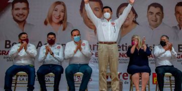 Magisterio de Matamoros le da “10” a Mario López “La Borrega”