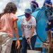 Dedica Yahleel tiempo y atención total para llevar agua a afectados