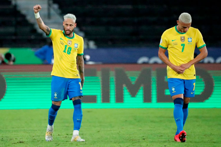Holanda mantiene paso perfecto en la Eurocopa