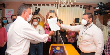 Recibe Chucho Nader constancia como Alcalde Electo 2021-2024
