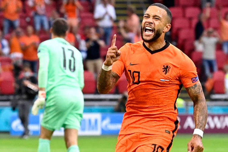 Holanda mantiene paso perfecto en la Eurocopa