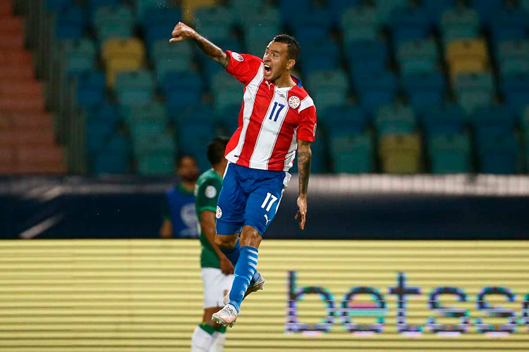 Chile opaca la euforia de Argentina y el golazo de Messi