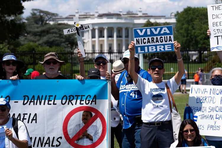 EU retira visas a 100 funcionarios del gobierno de Nicaragua