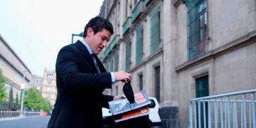 El próximo lunes, periodo extraordinario para desafueros: Monreal