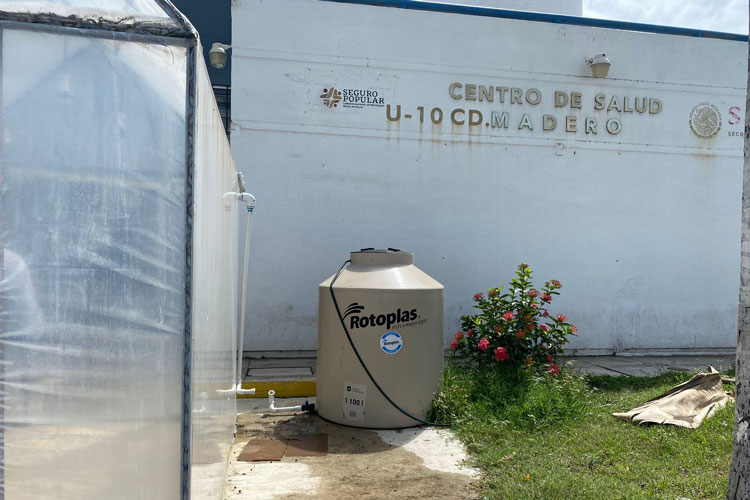 Denuncian a Elizabeth Cruz de cobrar cheques de pensionados
