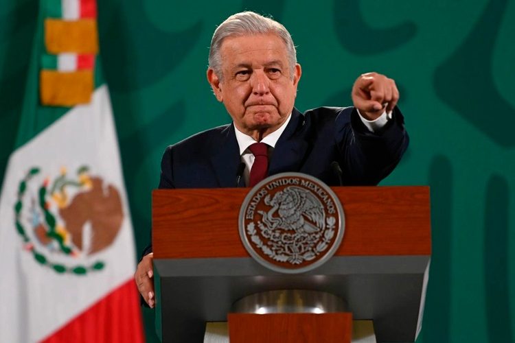 AMLO anuncia que podrían usarse 12 MMDD del FMI para pagar deuda